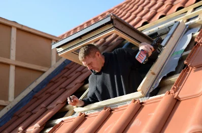 Pose de fenêtres de toit Velux au Caire